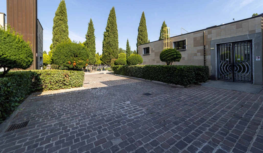 header card bg-image-2