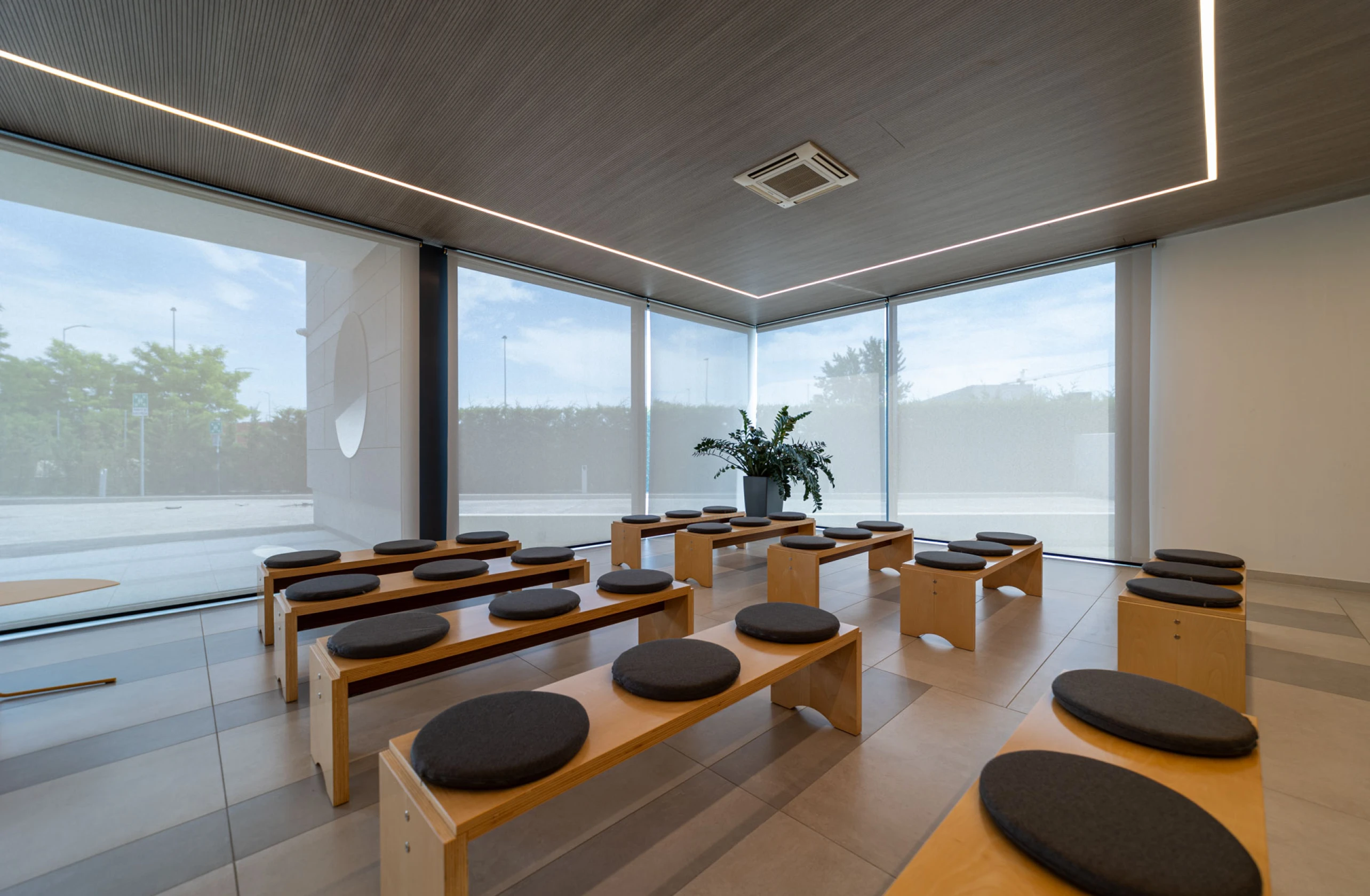 sala del commiato di Conegliano inquadratura obliqua